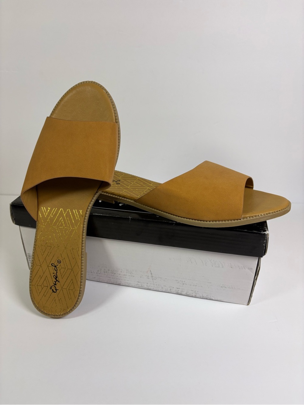 NEW Qupid Desmond Single Band Slides Size 8.5 Nude Tan Open Toe Flats Neutral